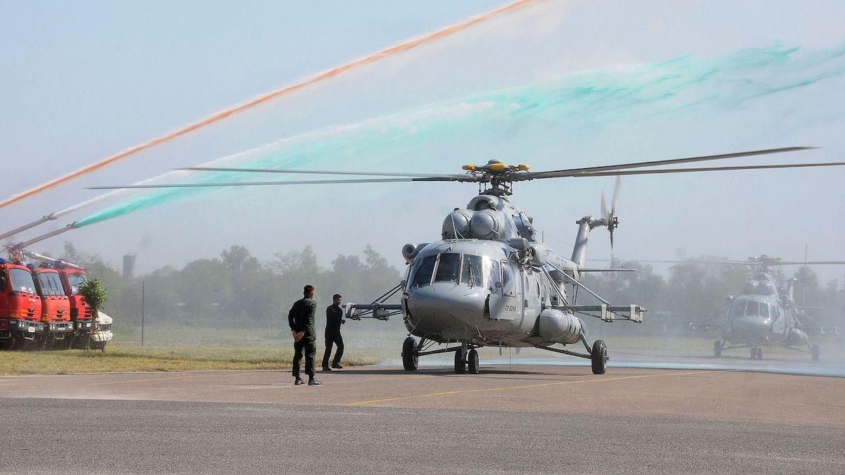 Při zřícení helikoptéry zemřel indický šéf obrany